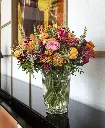 Seasonal-Signature-Bouquet-Lifestyle2.webp